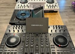  Denon DJ Prime 4+ , Allen & Heath Xone:96,   PLAYdifferently MODEL 1,   Rane Four 